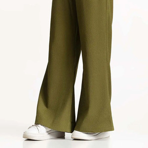 Pantalones de chándal de moda personalizados con logo bordado, de algodón de punto, holgados, de pierna ancha, estilo jogger acampanado para mujer - Product Image 5