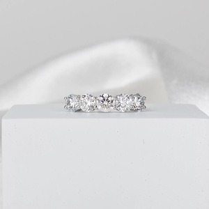 แหวนเพชรทรงกลมบริลเลียนท์ 1.8 กะรัต เพาะเลี้ยงในห้องปฏิบัติการ แหวนนิรันดร์ทองคำขาว 14K รูปตัวยู แหวนแต่งงานแบบโมเดิร์น แหวนซ้อนกันได้ - Product Image 2