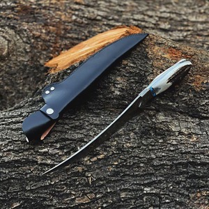 Couteau à filet en acier damas fait main avec manche en bois de cerf et étui en cuir - Product Image 4