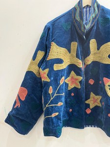 Chaqueta Corta de Terciopelo Azul Rey Hecha a Mano para Mujer, Abrigo de Invierno Vintage con Bordado Artesanal Indio y Abertura Frontal - Product Image 3