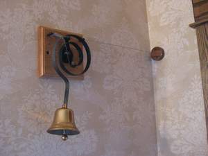 Timbre de puerta de hierro fundido resistente con soporte fuerte y diseño clásico, ideal para la decoración de la entrada de la casa, oficina o tienda. - Product Image 4