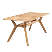 Table à manger rectangulaire en teck massif avec finition naturelle, dotée de pieds en forme de A inclinés et d'une barre transversale de liaison