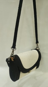 Sac fourre-tout en paille tressée motif fraise avec fermeture magnétique, sac à bandoulière portable pour la plage et les voyages pour femmes - Product Image 4