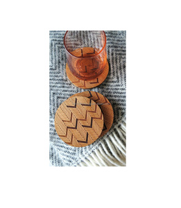 Posavasos de madera con diseño de corte por láser con iniciales de pareja personalizadas, ideal para regalos de boda, artesanías de Decoración de mesa rústica - Product Image 1