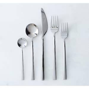 Juego de Cubiertos Minimalistas de Acero Inoxidable con Acabado Espejo, Aptos para Lavavajillas, para Bodas y Cenas - Product Image 1