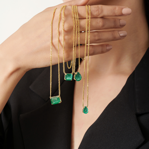 Collier Pendentif à Pierre Unique en Or Jaune K14, Design Minimaliste et Élégant, Chaîne à Maillons Curb avec Émeraude 100% Authentique, Bijoux Empilables - Product Image 4