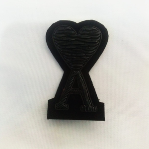 Insignias Personalizadas de Alta Calidad con Diseño de Moda en Tela de Lona, Bordado Hecho a Mano con Hilo de Bullion 3D, Alfabeto Lavable, Mariposa - Product Image 3