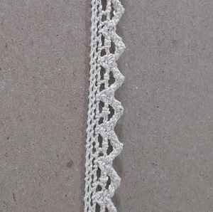 Encaje Crosiyo importado con acabado impecable y calidad de tela duradera para marcas de moda. - Product Image 1