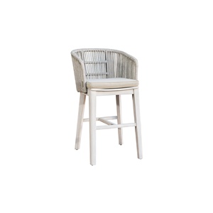 Conjunto de Bar de Mimbre Moderno de Primera Calidad para Patio, con Dos Sillas de Bar de Ratán y Mesa de Madera de Acacia, para Apartamentos y Villas - Product Image 1