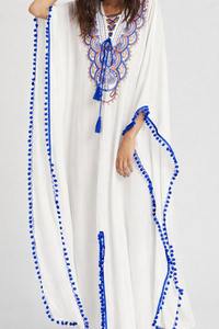 Kaftán de Playa de Lujo Bordado 100% Algodón |   Cubrebikini Boho con Borlas para Estilo Urbano |   Elegante ropa de verano con cuello en V, ligera, para resort - Product Image 3