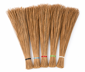 Balai en bâton de noix de coco naturel écologique, fait à la main, durable, léger, avec manche en bois, pour le nettoyage des sols à la maison et en extérieur - Product Image 4