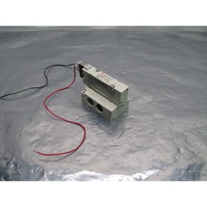 Vanne Solénoïde SMC SY7140R-5L0Z-03 - Équipements et Pièces Semi-conductrices Globales de Confiance - Product Image 1