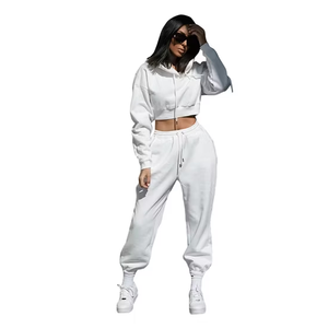 Ensemble haut court à capuche en tricot gris et pantalon de survêtement taille haute pour femme, manches longues bouffantes, coupe décontractée, couleur unie, toutes saisons - Product Image 3