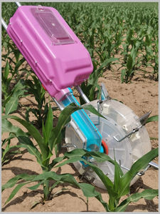 Sembradora Manual de Maíz para Acuicultura, Sembradora de Fertilizantes Integrada para Maíz, Modelo MF-8 con 8 Púas Ajustables - Product Image 6