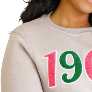 Sudadera de Mujer con Cuello Redondo Premium, Forro Polar Verde para Invierno, con Bordado de Letras Griegas - Product Image 4