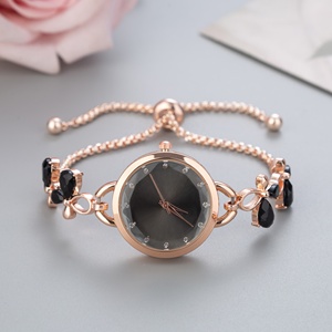 NW1464 Nuevo Reloj de Pulsera Simple con Diseño de Mariposa para Mujer - Product Image 1