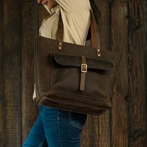 Sac fourre-tout vintage en cuir marron pour femme, grand sac à main de travail pour ordinateur portable avec fermeture éclair, poche portable, sac à bandoulière rustique, cadeau pour enseignant - Product Image 1