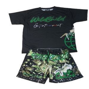 Ensemble t-shirt et short en jersey personnalisable pour hommes et femmes avec un design unique et une personnalisation de la taille - Product Image 1