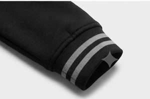 Veste universitaire noire avec capuche doublée en polaire pour l'hiver - Product Image 6
