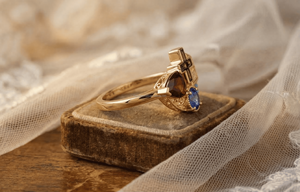 Anillo de Compromiso Clásico con Zafiros Amarillos Esmeralda, Estilo Vintage, con Bisel y Racimo, Regalo de Lujo, Grado VVS, Estilo de Compromiso y Boda - Product Image 3