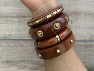กำไลไม้โบราณทำมือ ประดับด้วยทองเหลือง ขัดเงา ทรงกลม สำหรับใส่ทุกวัน หรือเป็นของขวัญ - Product Image 1
