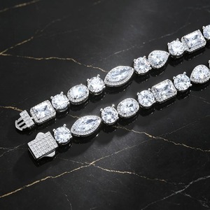 Bracelet de luxe ICEQ JEWELLERY en argent 925 avec moissanite certifiée pour homme, taille brillant, sertissage griffe, plaqué rhodium, maillons de chaîne - Product Image 1
