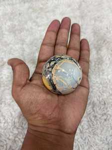Esfera de jaspe Maligano con patrones tierraños vibrantes, superficie pulida, simetría redondeada y variación de color distintiva para minera. - Product Image 4