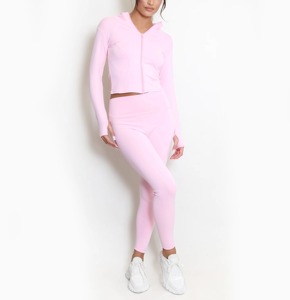 Ensemble de sport durable et extensible pour femme avec veste zippée à manches longues et leggings de yoga respirants ornés de strass, extensibles dans quatre directions - Product Image 2