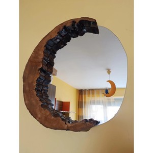 Miroir mural rond en bois rustique fait main, pièce d'art décorative, design à bords naturels - Product Image 1