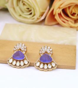 Encantadores Pendientes de Latón Chapado en Oro con Moissanita de Primera Calidad, Hermosos Pendientes Kundan para Mujeres y Niñas, Ideales para Bodas y Fiestas - Product Image 3