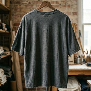 Camiseta Oversize de Algodón Grueso Personalizada para Hombre, Estilo Vintage Lavado, Corte Holgado, Streetwear con Borde sin Rematar y Logotipo de Estrella Aplicado - Product Image 2