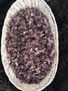 Éclats d'améthyste naturelle, pierres brutes de cristal violet, pierres minérales décoratives, vente en gros en vrac - Product Image 2