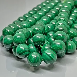 Perles de malachite verte naturelle de 8 mm, lisses et rondes, qualité AAA, brin de 15 pouces - Product Image 3