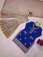 Ensemble Sharara avec de magnifiques broderies en fil et sequins, et dupatta avec bordure brodée, look féminin luxueux.