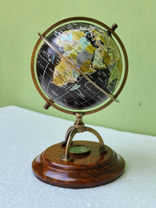 Globe terrestre en laiton fait main avec base en forme de boussole |   Décoration de bureau nautique antique - Product Image 1