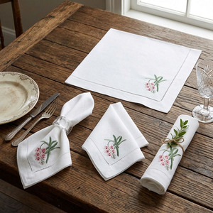 Serviettes en tissu personnalisées brodées de fleurs d'orchidées, serviettes de table en coton à ourlet festonné, cadeaux pour la maison, l'hôtel et les mariages - Product Image 2