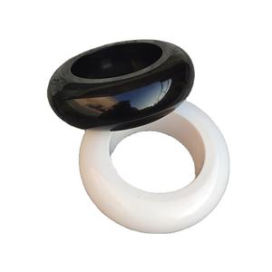 Brazalete de Resina Único para Mujer, Diseño de Joyería Moderna, Brazaletes Hechos a Mano de Resina - Product Image 1