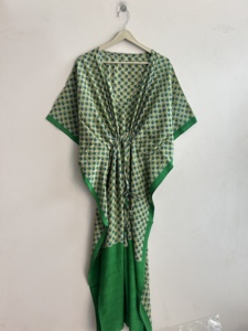 Caftán de Seda Sari Indio Vintage Surtido, Vestido Hecho a Mano Ecológico para Mujer, Vestido de Noche de Lujo, Vestido Maxi - Product Image 5