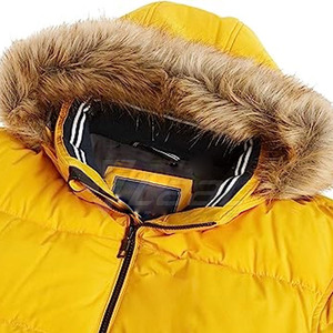 Chaqueta Acolchada para Hombre, Corte Clásico, Esencial para Clima Frío, con Acabado de Tela Premium, Ligera - Product Image 3