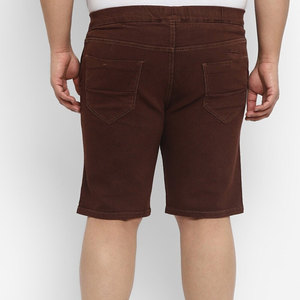 Shorts Bermuda pour homme en tissu uni marron avec cordon de serrage à la taille et poches, style décontracté - Product Image 2