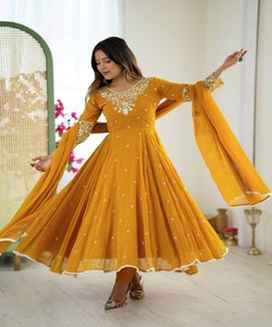 Robe de soirée RICH LOOK à broderie fantaisie effet arc-en-ciel et sequins, avec bas de robe et dupatta, pour tenue festive, prix de gros, ethnique, jaune, séchage rapide - Product Image 4