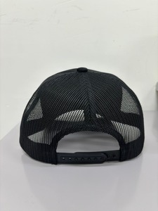 Casquette de camionneur structurée à 5 panneaux en mousse de polyester, fabriquée en usine au Vietnam, avec logo et couleur ajustables, pour adulte, usage décontracté - Product Image 3