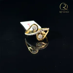 Bague élégante en or avec un design en spirale à double pierre, bijou moderne et stylé pour femme, parfait pour le quotidien, les soirées et les cadeaux. - Product Image 2