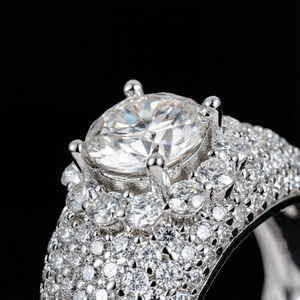 Bague Galaxie en Argent Sterling Sertie de Moissanite - Product Image 3