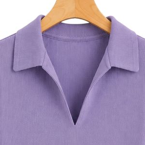 เสื้อโปโลครอปผู้หญิงสีม่วงลาเวนเดอร์ ผ้าถักลายริบ แขนสั้น ทรงเข้ารูป คอวี ชายเสื้อแบบลูกไม้ ยืดหยุ่น สวมใส่สบาย แฟชั่นทันสมัย - Product Image 5