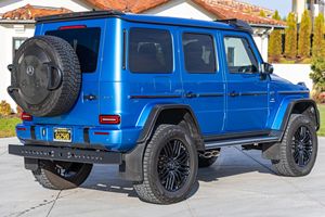 Mejor Precio, AMG G63 4x4² Usado del 2022, 577HP, Motor V8 Biturbo, Ejes Portales, Color Azul Metálico South Seas - Product Image 4