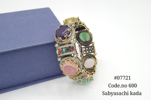 Bracelet Kada ouvrable plaqué Mehandi multicolore avec pierres doublets magiques et zircone cubique, bijoux pour femme, idéal pour les soirées. - Product Image 3