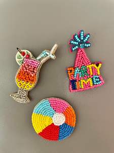 Broche de lujo con cristales y cuentas, joyería llamativa para bodas y fiestas a precio económico. - Product Image 3