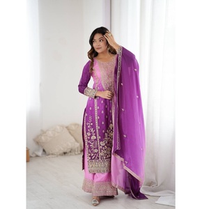 ชุดคุรตะผ้าไหมชิโนนลายเงาแบบใหม่ พร้อมกางเกงปาลาซโซและผ้าคลุมไหล่ – ชุดประจำชาติสุดหรูทันสมัยสำหรับผู้หญิง เหมาะสำหรับงานแต่งงานและงานเฉลิมฉลอง - Product Image 1