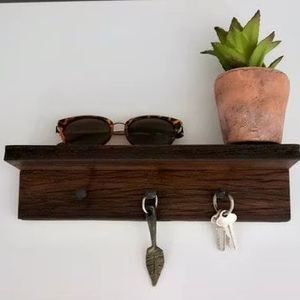 Porte-clés mural en bois durable et écologique, organisateur de décoration murale - Product Image 1